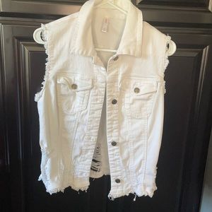 Exhilaration white tattered vest size large